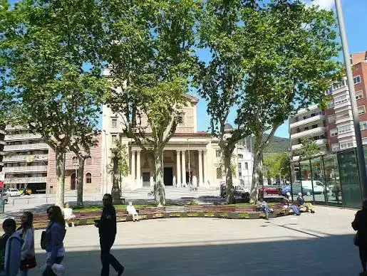 Vista exterior de Edifici en venda en Barcelona