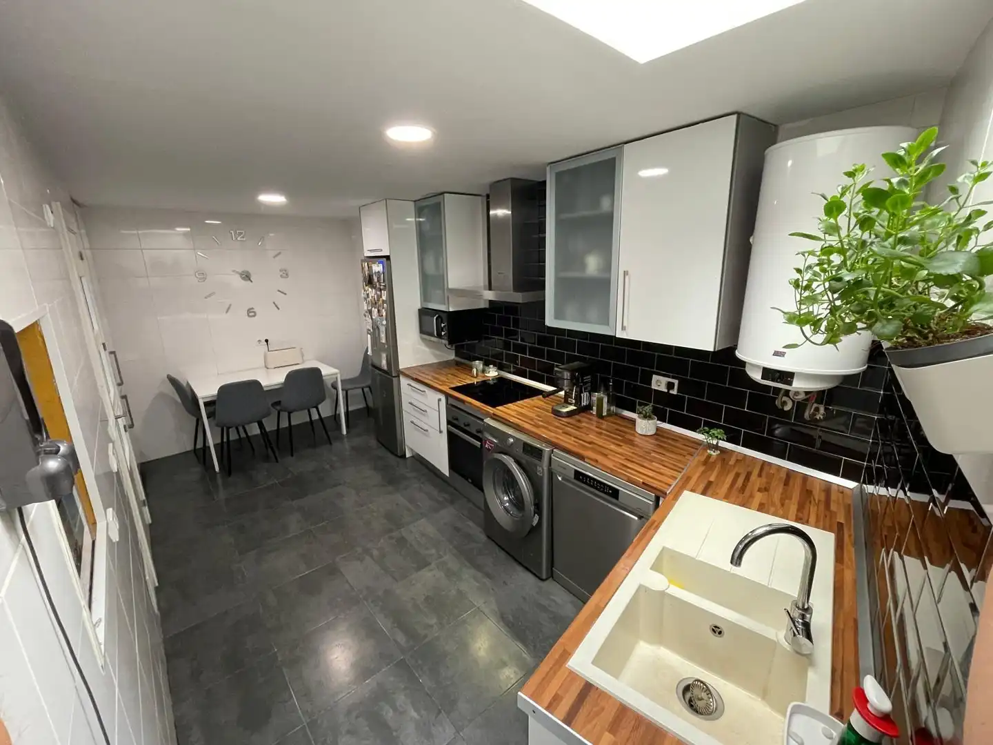Kitchen of Houses for sale in Málaga  with Air Conditioner, Terrace and Furnished