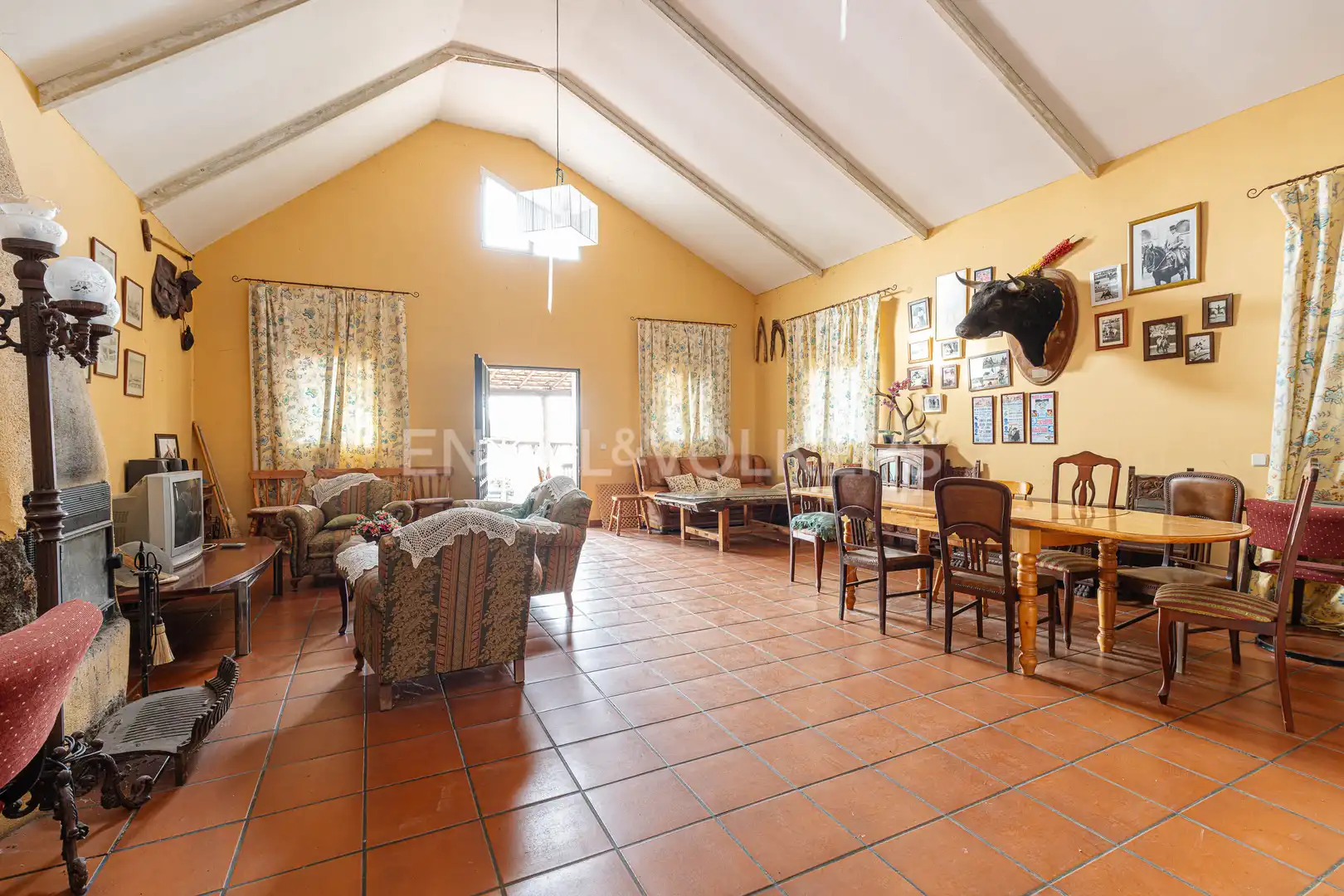 Sala d'estar de Casa o xalet en venda en Zarzalejo amb Calefacció, Jardí privat i Terrassa