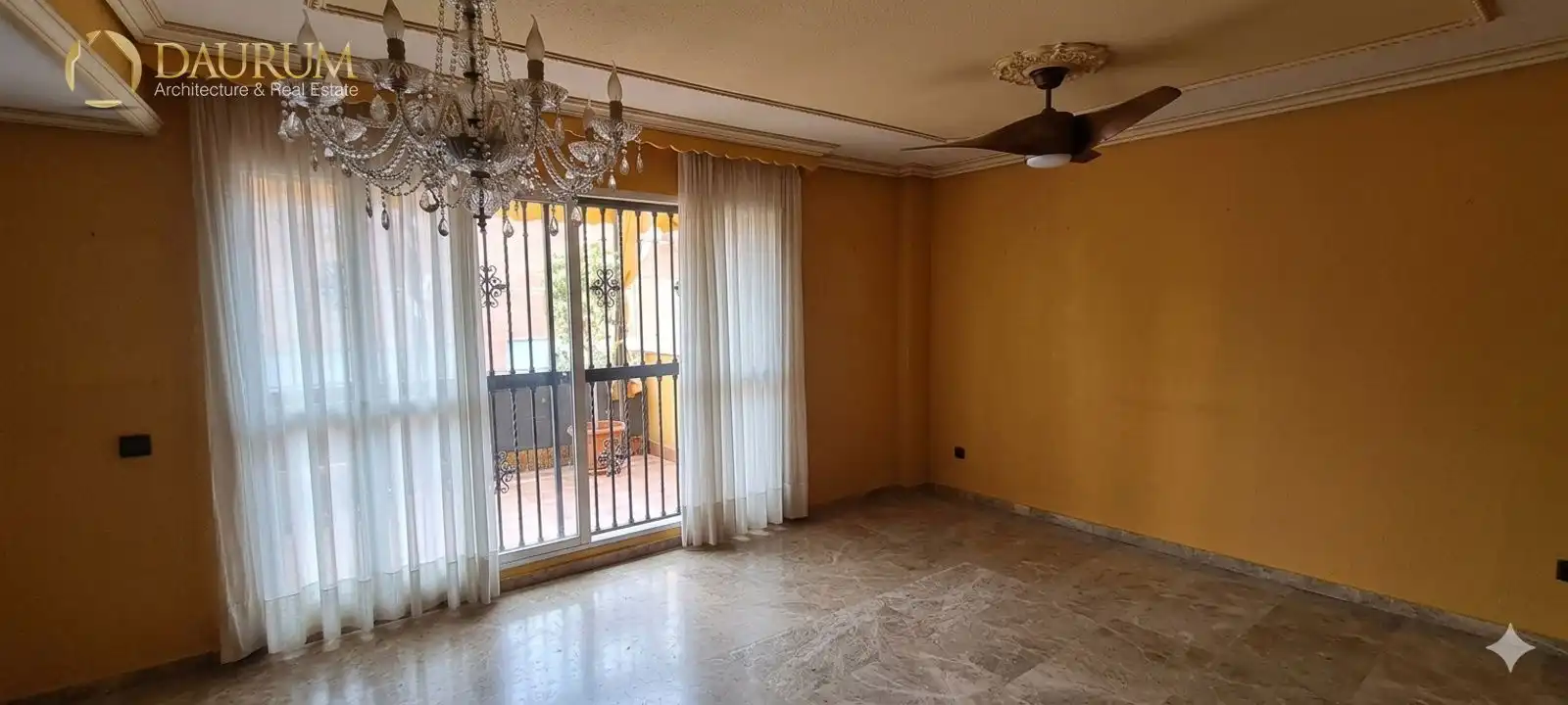 Sala d'estar de Dúplex en venda en Sevilla amb Aire condicionat, Calefacció i Terrassa