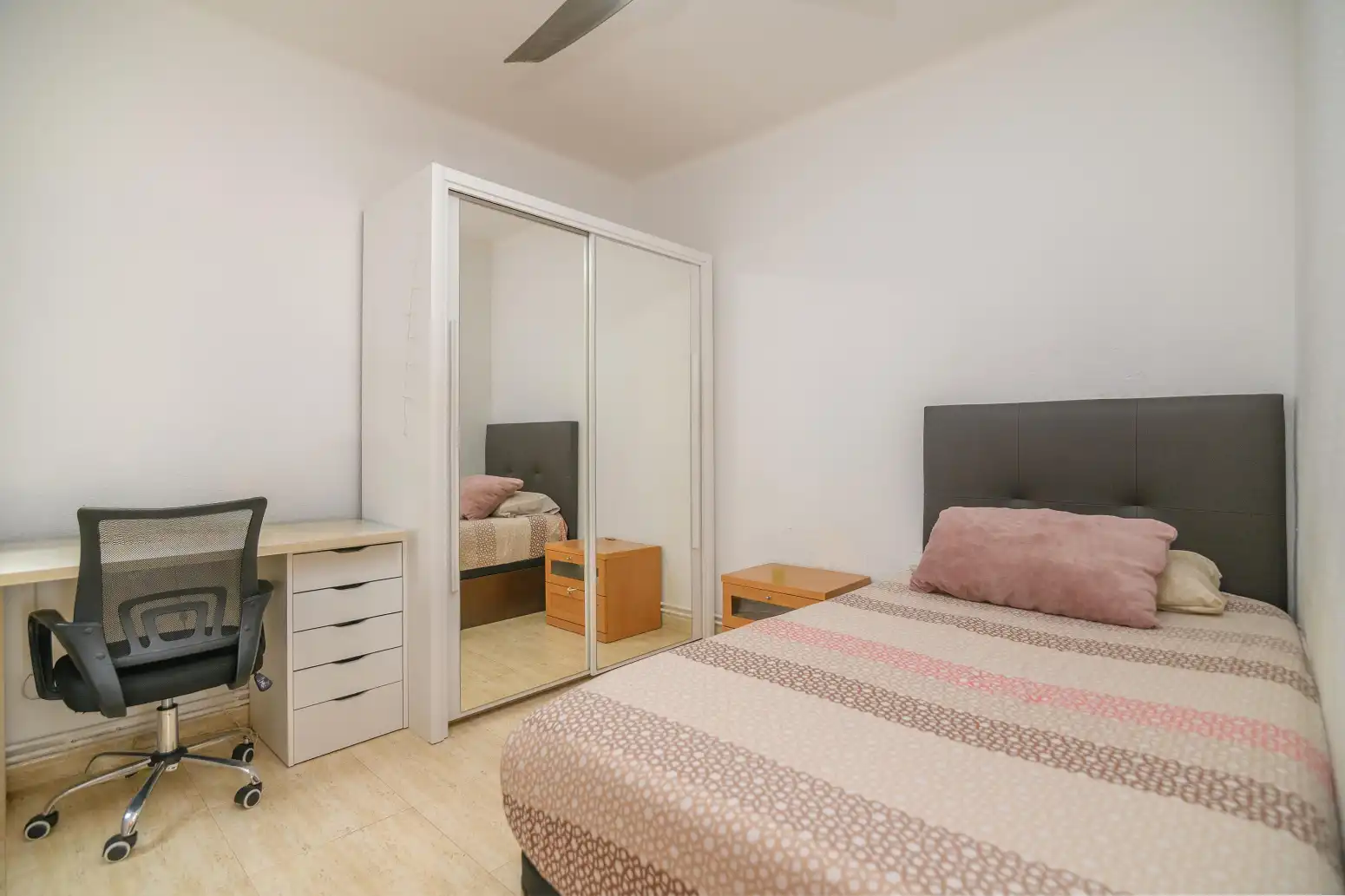 Bedroom of Attic for sale in La Gavarra