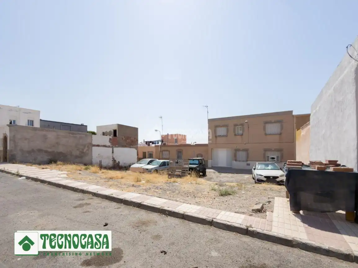Terreny residencial en venda a Adra, imagen 2