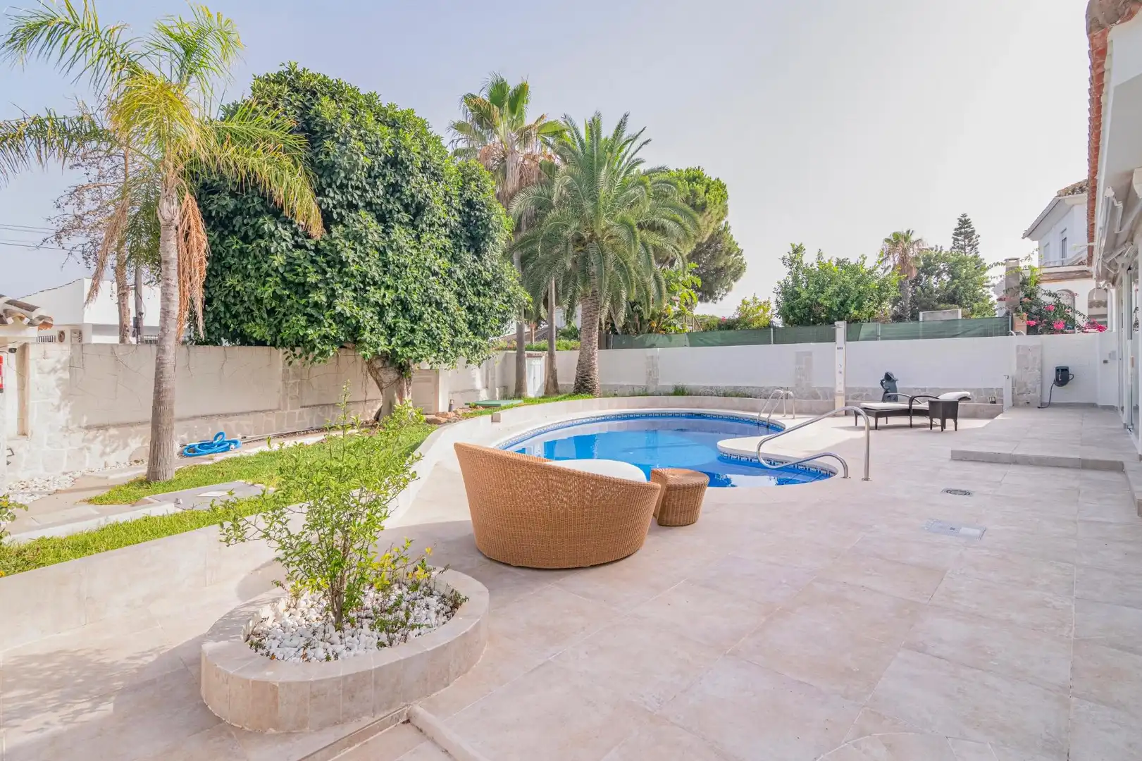 Piscina de Casa o xalet en venda en Marbella amb Aire condicionat, Calefacció i Jardí privat
