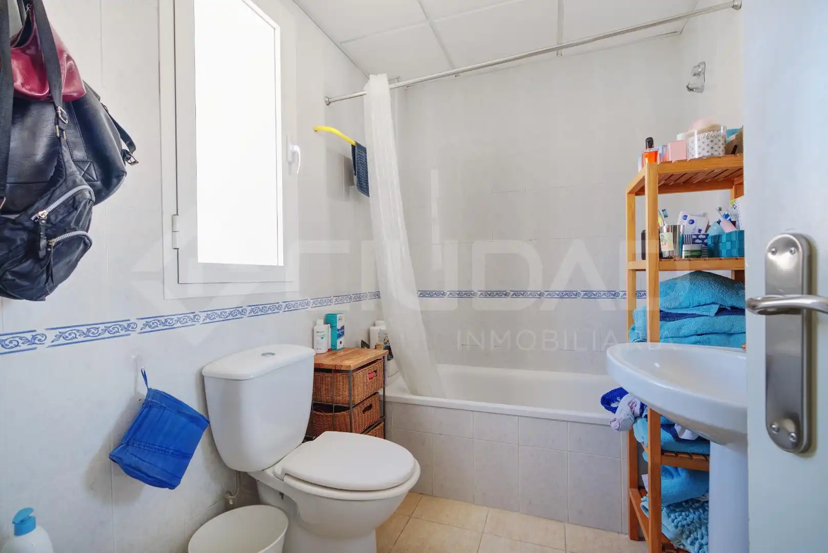 Bathroom of Houses for sale in San Juan de Aznalfarache  with Air Conditioner, Private garden and Community pool