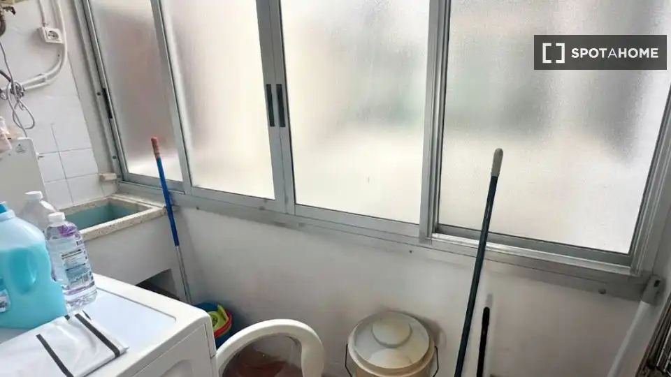 Bathroom of Flat for rent in Sueca  with Air Conditioner, Heating and Furnished