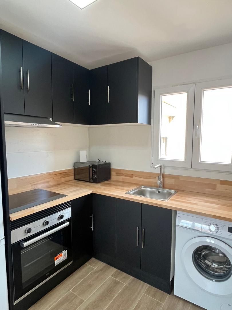 Kitchen of Flat for sale in Reus  with Terrace, Oven and TV