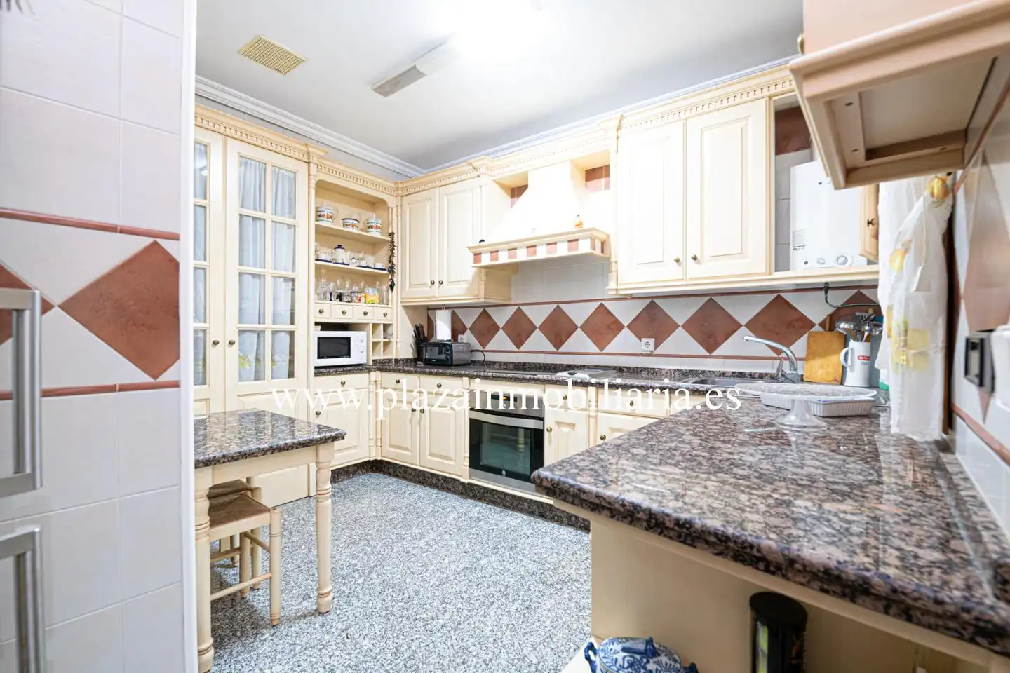 CASA DE LUJO DE 6 HAB. ZONA DE C. SAN FRANCISCO por 320.000 EUROS., imatge 3