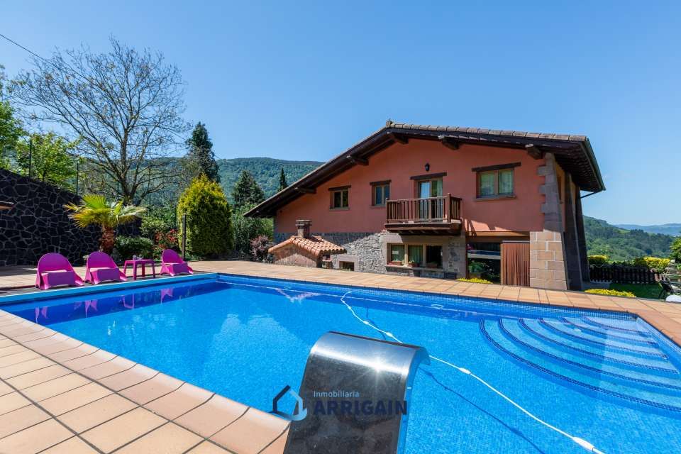 Vista exterior de Casa o chalet en venta en Elduain con Calefacción, Jardín privado y Terraza