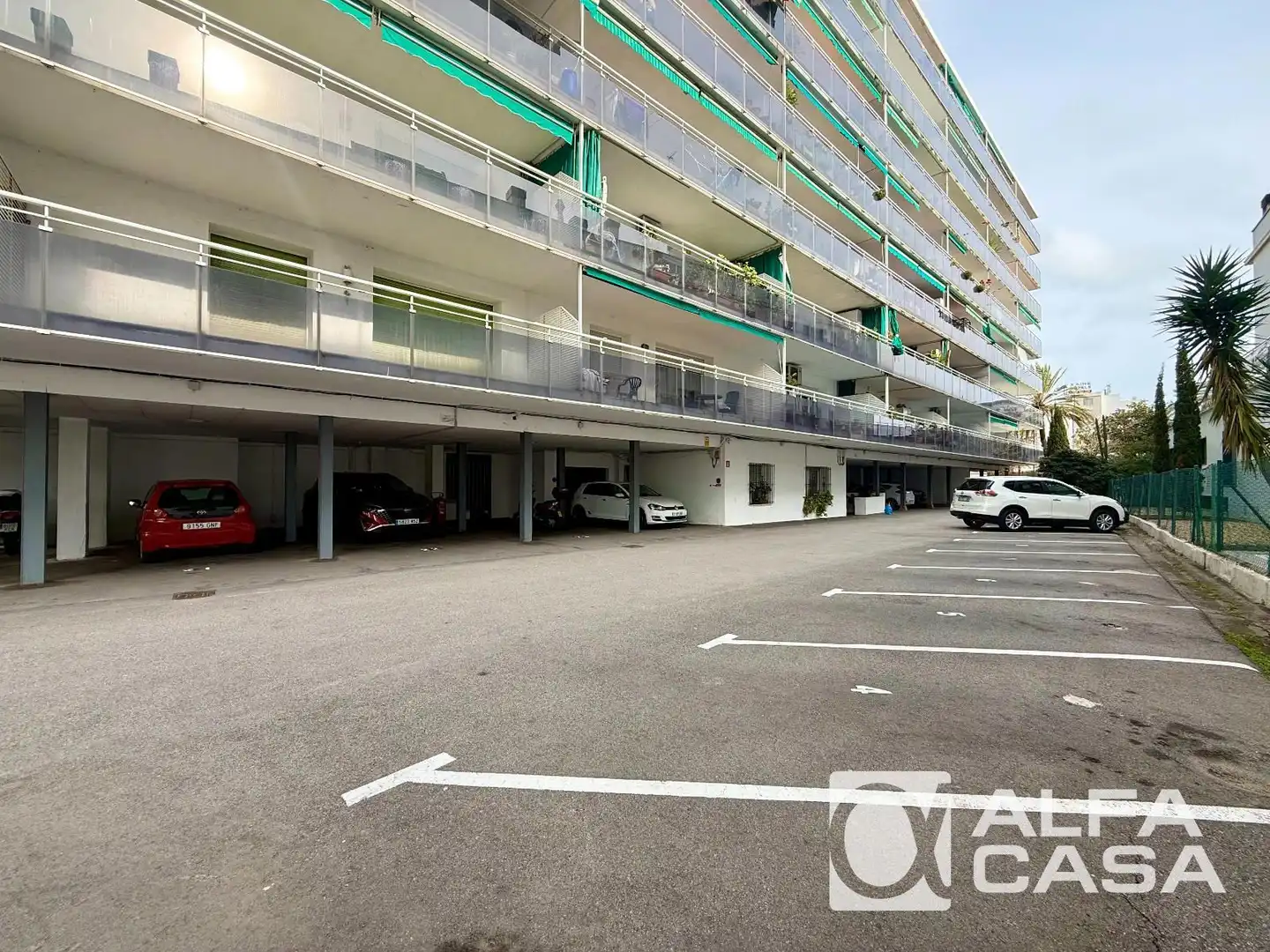 Parking de Piso en venta en Lloret de Mar con Calefacción, Terraza y Piscina