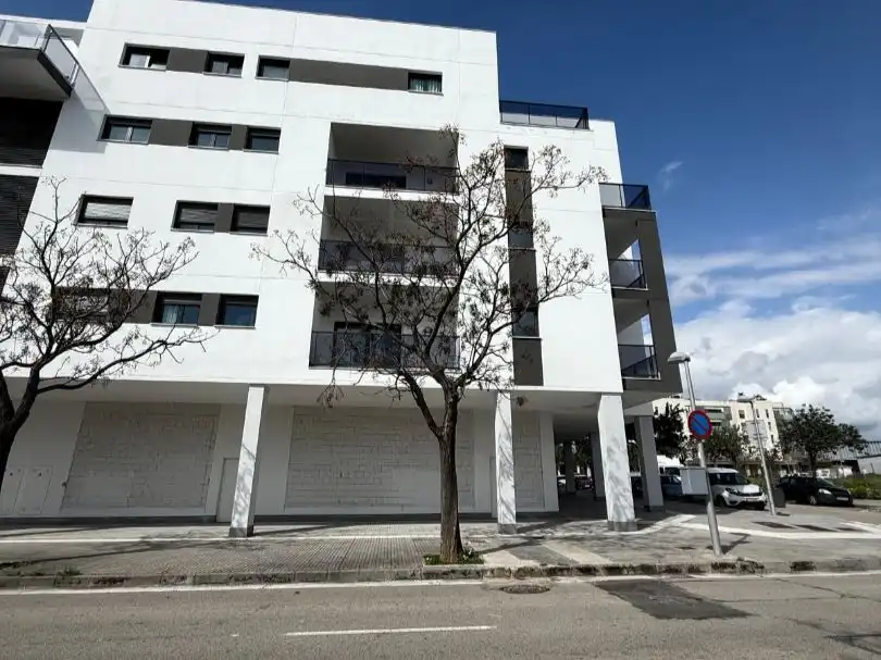 Local de lloguer a Carrer de Màrius Verdaguer, 3, L'Olivera