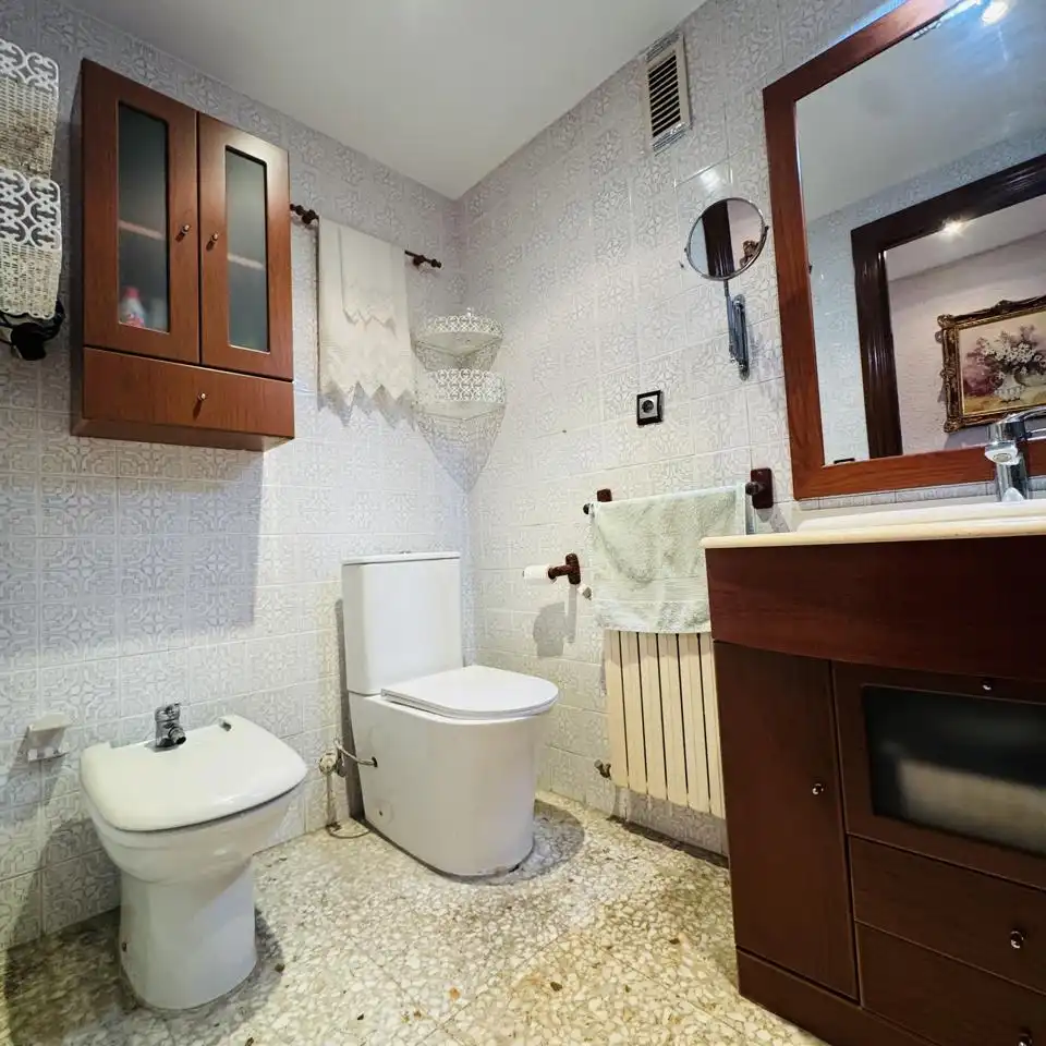 Flat for sale in De Cesáreo Alierta, La Granja