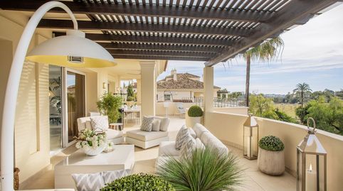 Ático Dúplex de Ensueño en Las Alamandas: Lujo, Espacio y Vistas Espectaculares