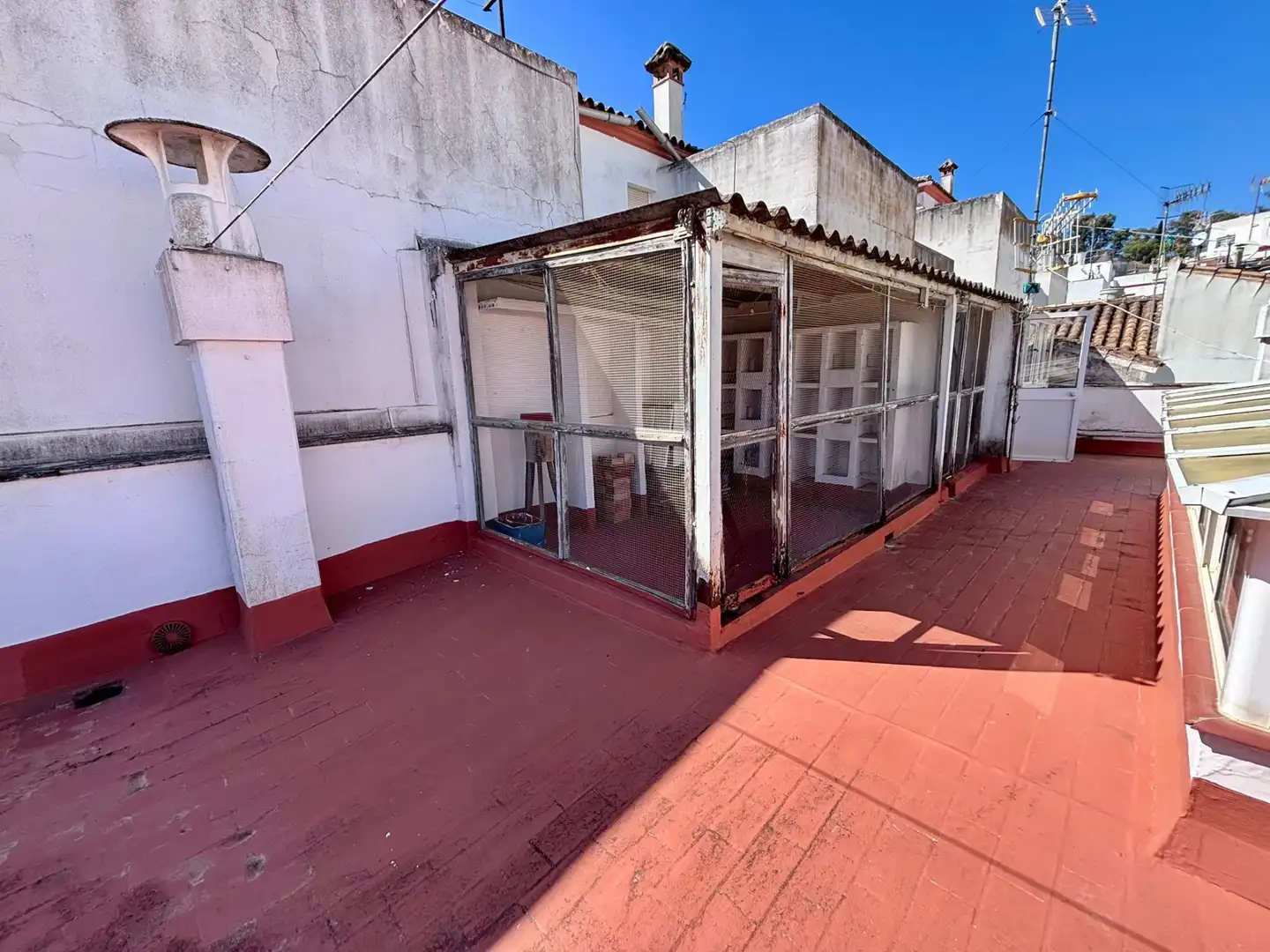 Vista exterior de Casa o xalet en venda en Arcos de la Frontera amb Terrassa