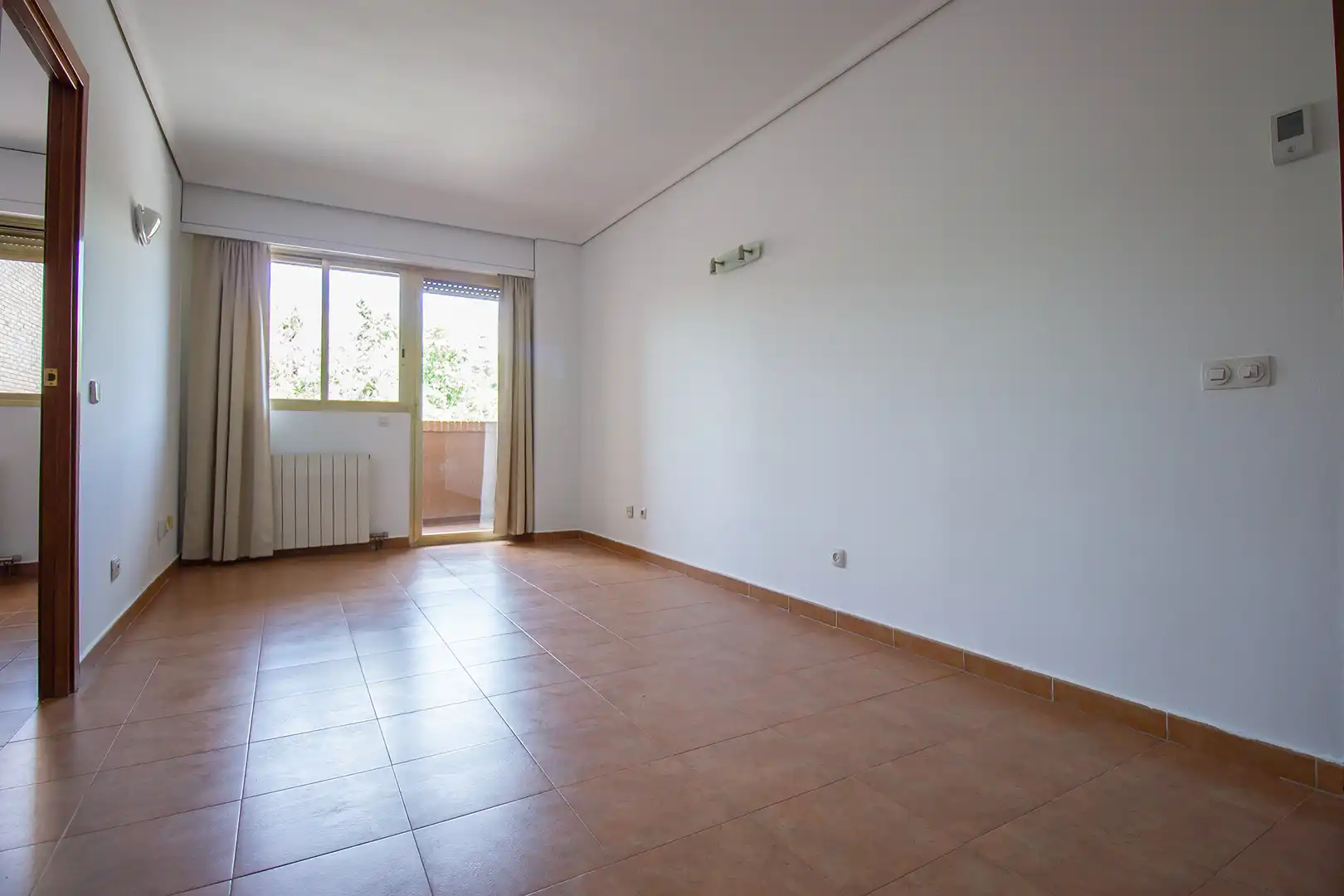 Habitación de Piso de alquiler en Madrid con Terraza, Se aceptan mascotas y Piscina comunitaria