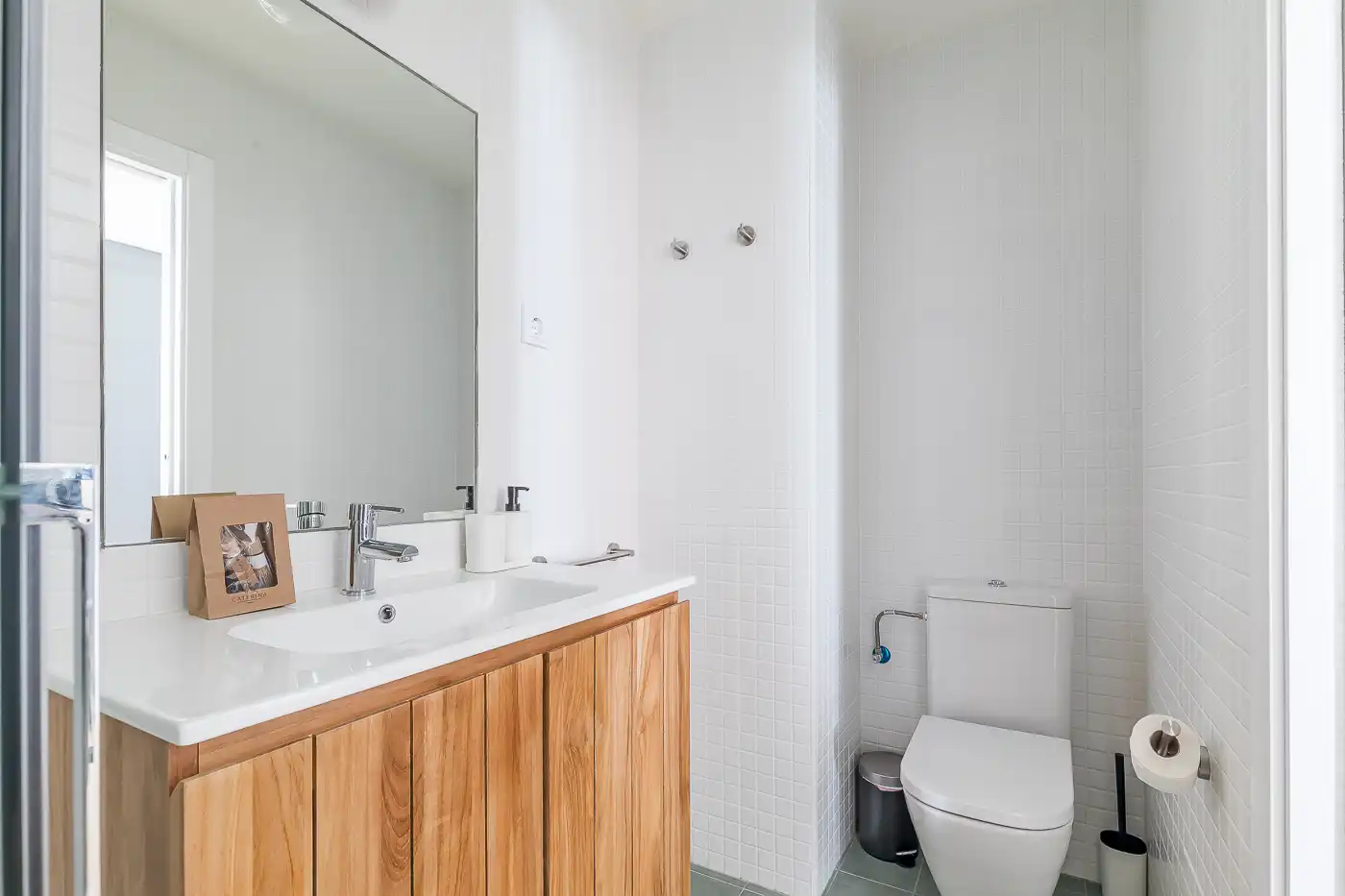 Bathroom of Flat for rent in Madrid  with Furnished, Oven and Balcony