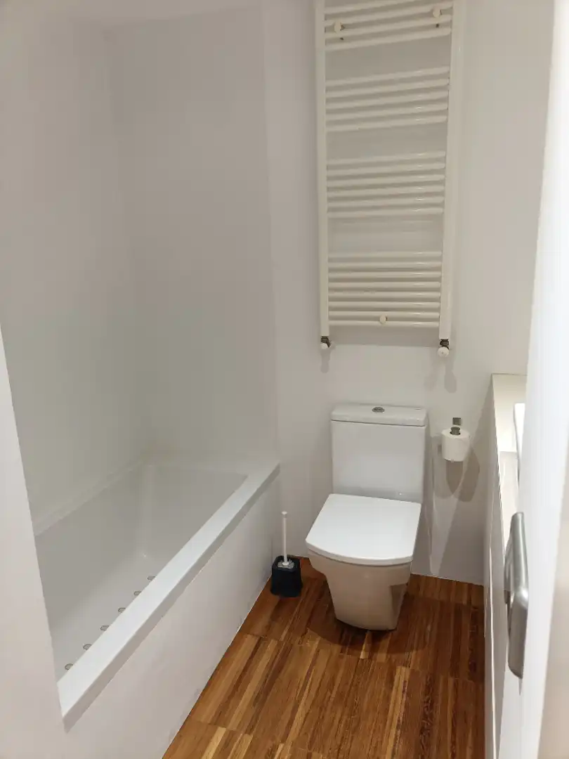 Baño de Piso en venta en Caldes de Montbui con Calefacción, Parquet y Amueblado
