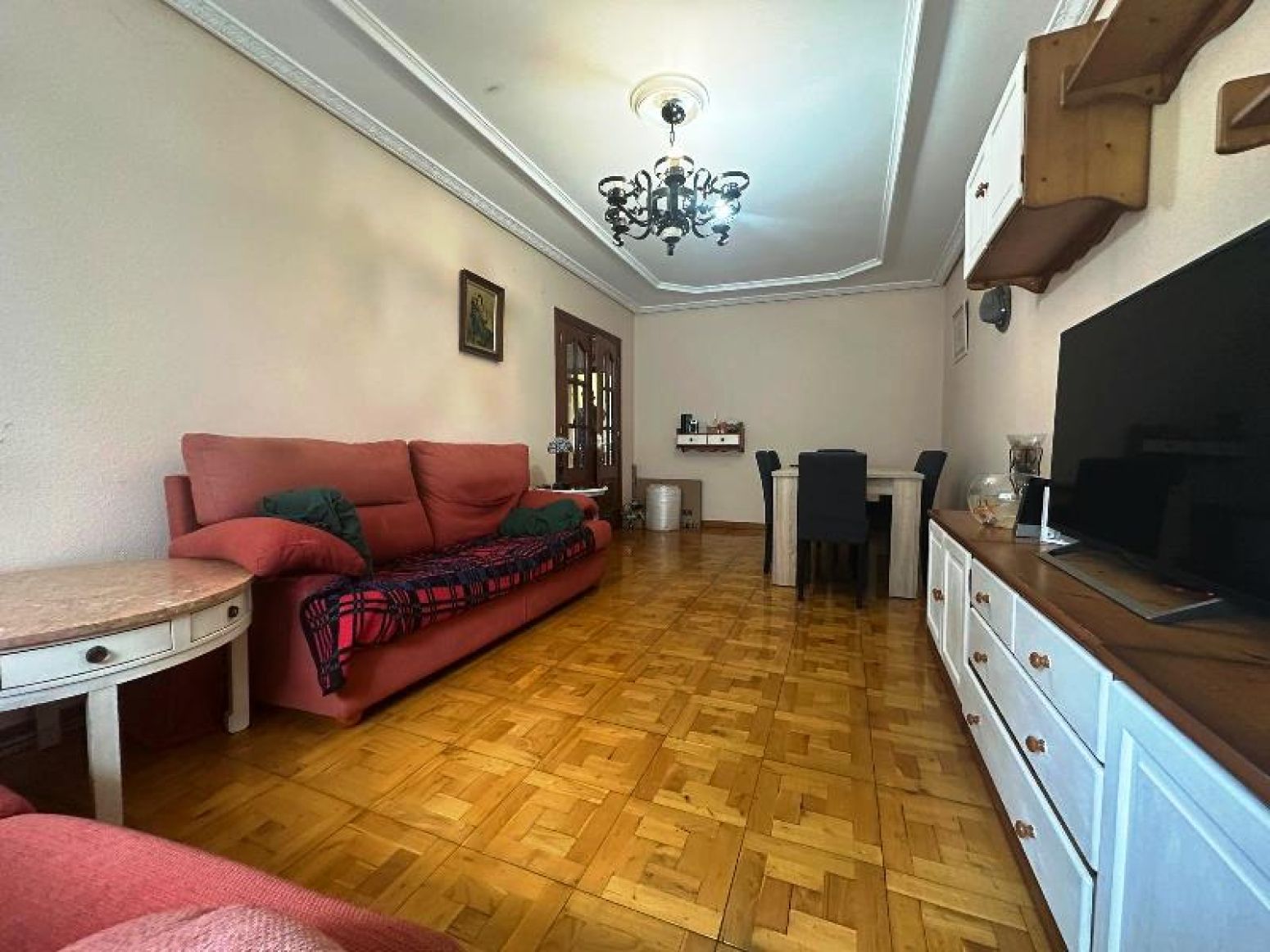 Living room of Flat for sale in Los Corrales de Buelna   with Heating, Parquet flooring and Storage room