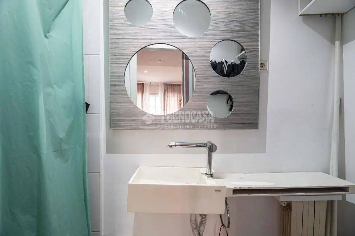 Baño de Piso en venta en Sant Vicenç Dels Horts con Aire acondicionado, Calefacción y Terraza