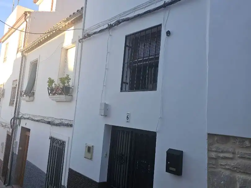 Casa en venta en C. del Moral 6