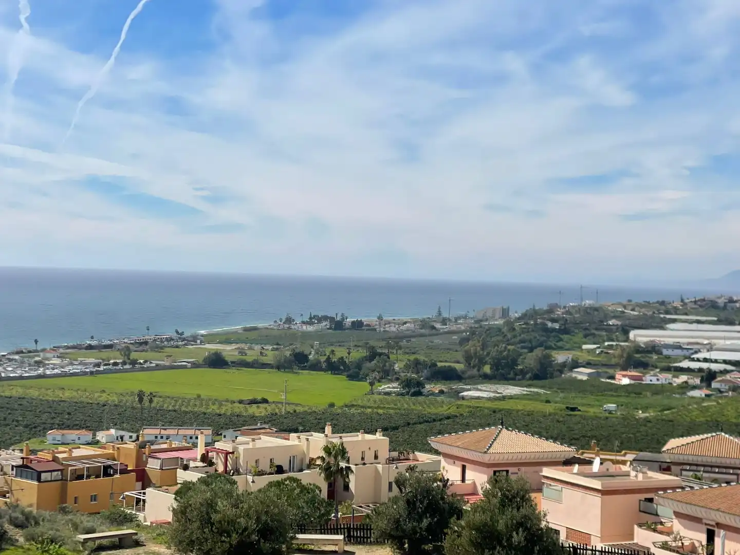 Vista exterior de Casa o chalet en venta en Vélez-Málaga con Aire acondicionado, Calefacción y Jardín privado