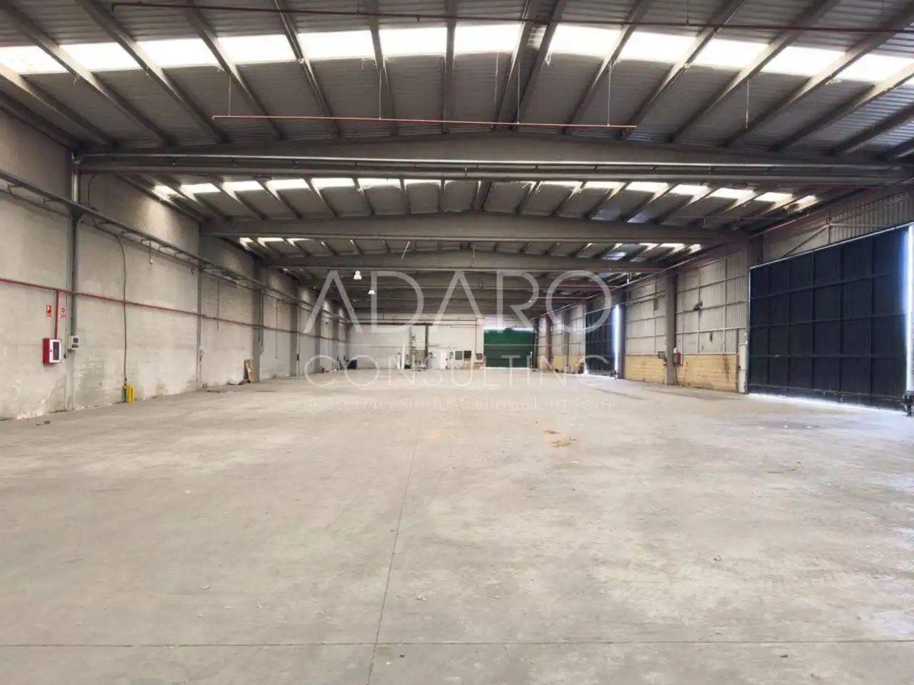 Nave industrial en venta en Meco con Alarma