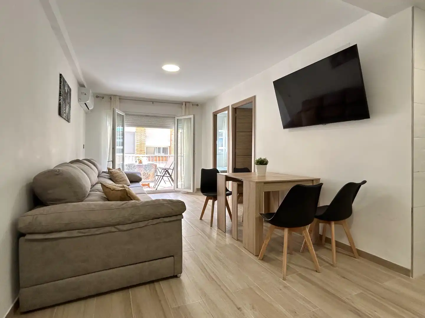 Sala de estar de Piso de alquiler en Torrenueva Costa con Aire acondicionado, Amueblado y Horno