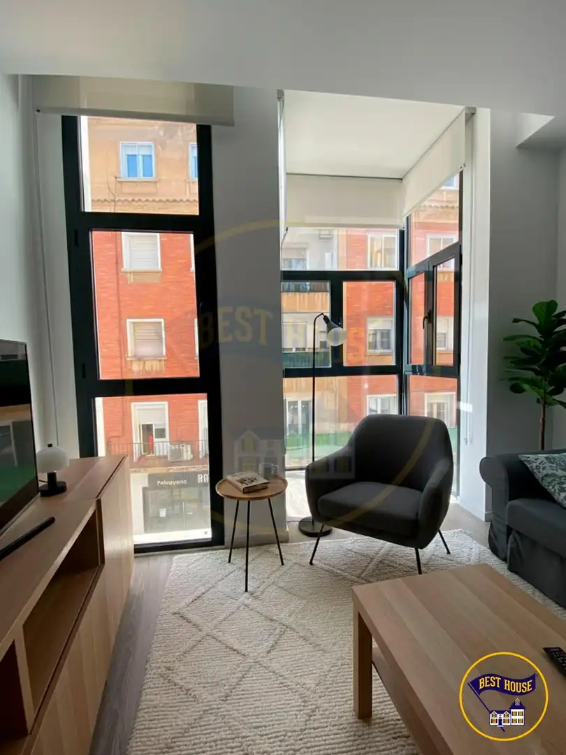 Flat for sale in Calle JOSE COBO, Centro