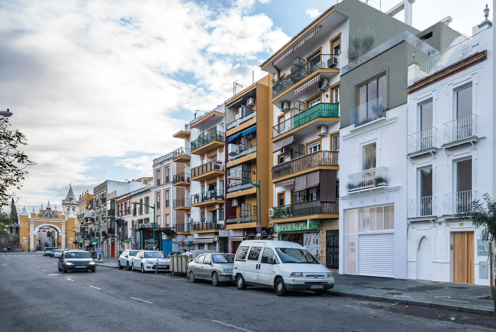 Außenansicht von Dachboden zum Verkauf in Sevilla mit Klimaanlage, Heizung und Terrasse