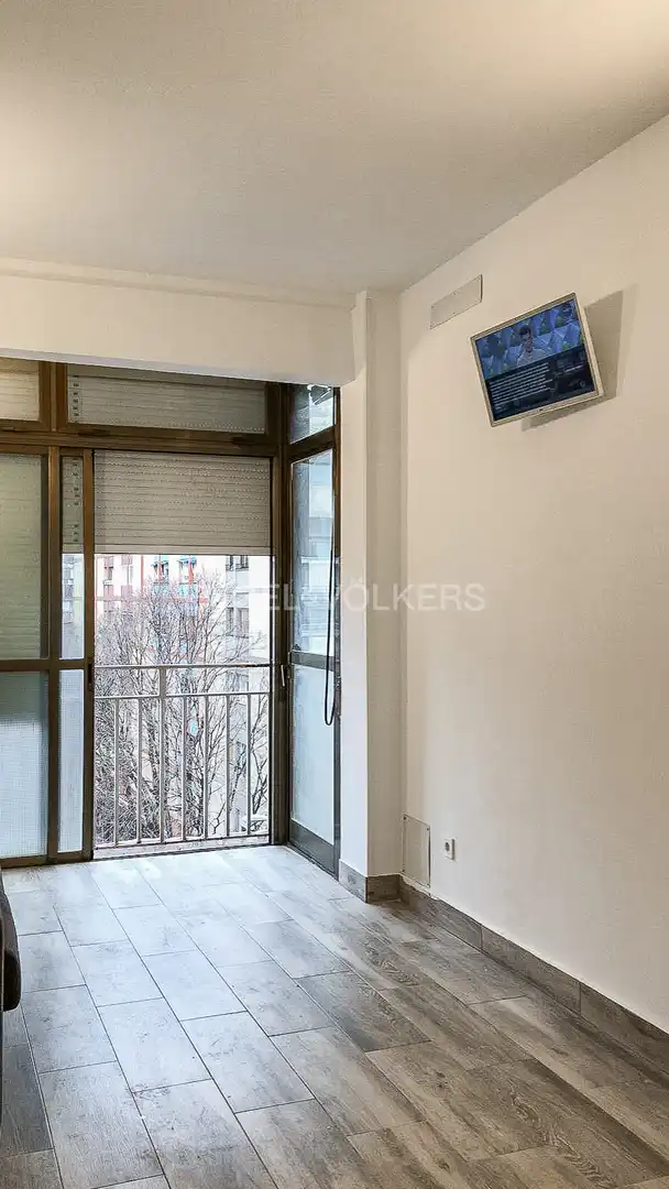 Vista exterior de Piso en venta en Barcelona con Aire acondicionado, Calefacción y Terraza