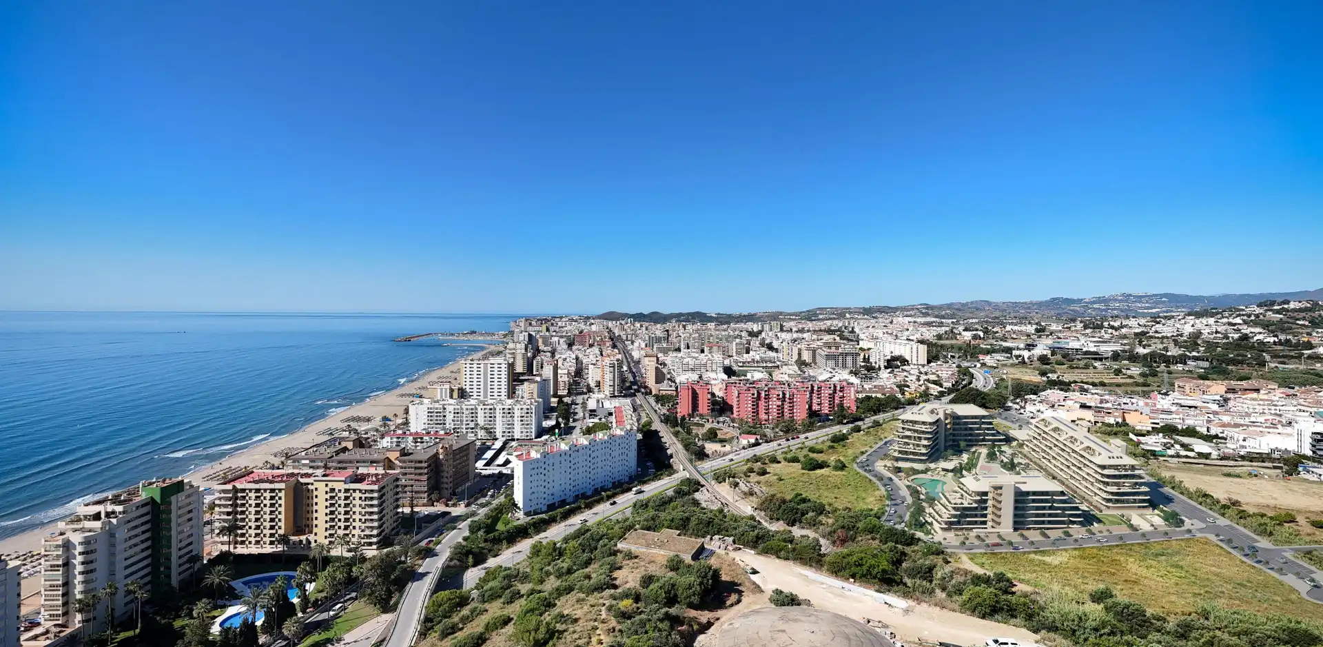 Außenansicht von Wohnungen zum Verkauf in Fuengirola mit Gemeinschaftspool