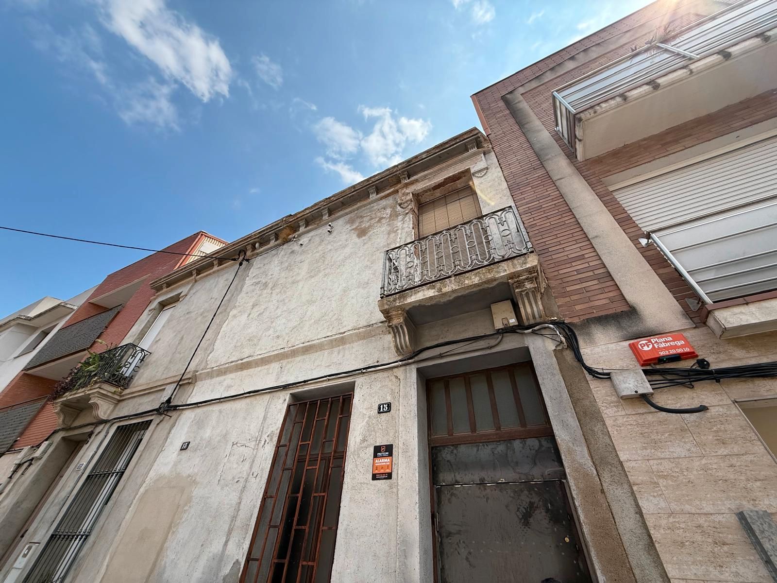 Vista exterior de Casa o xalet en venda en Sabadell amb Balcó