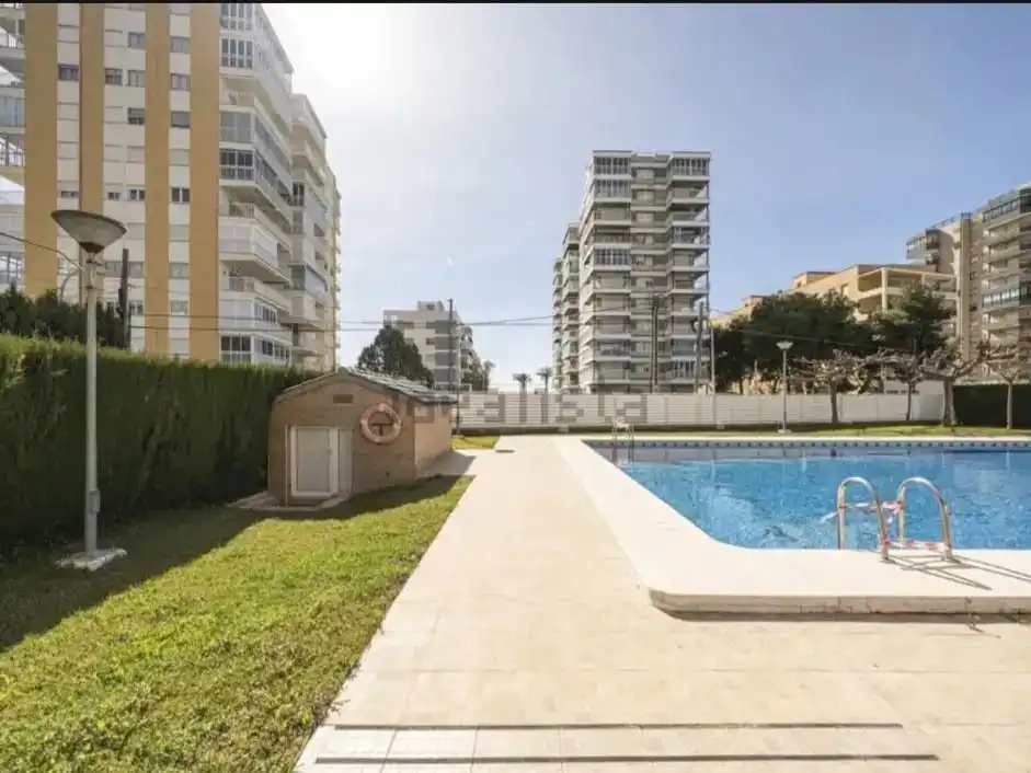 Piscina de Pis de lloguer en Benicasim / Benicàssim amb Aire condicionat, Piscina i Balcó