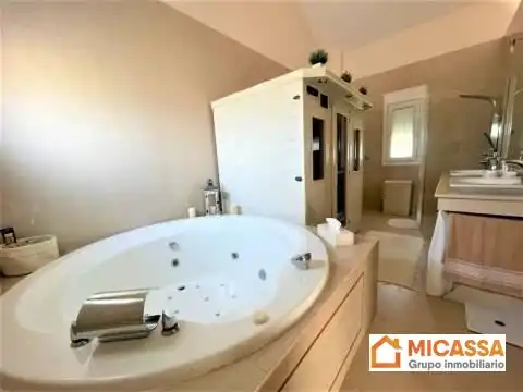 Baño de Casa o chalet en venta en Los Barrios con Aire acondicionado, Calefacción y Jardín privado