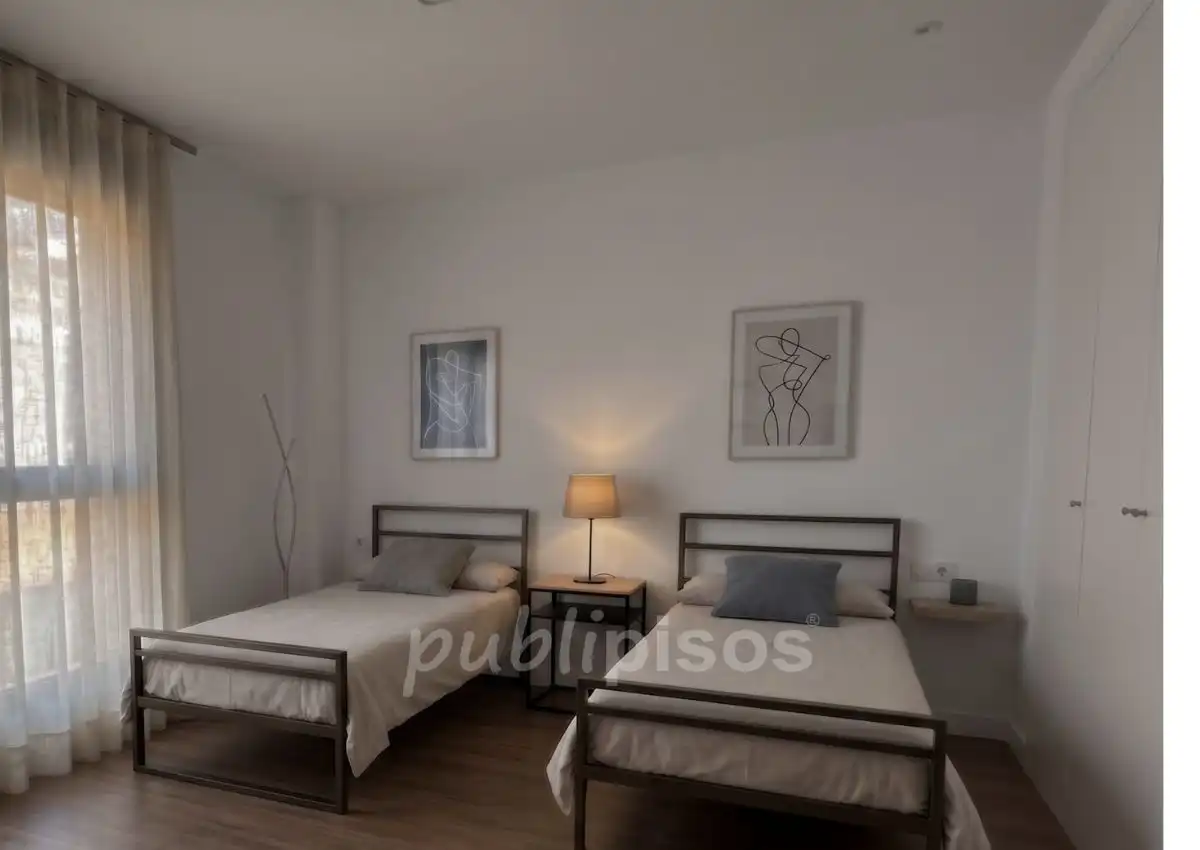 Schlafzimmer von Wohnung zur Miete in Zaragoza mit Klimaanlage, Heizung und Möbliert