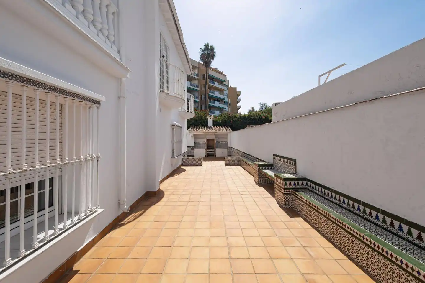Vista exterior de Casa o xalet en venda en Málaga amb Jardí privat, Terrassa i Piscina