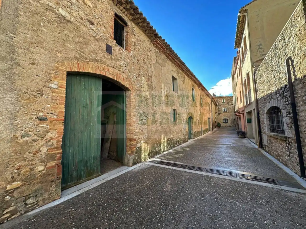 Vista exterior de Finca rústica en venta en Bàscara con Jardín privado