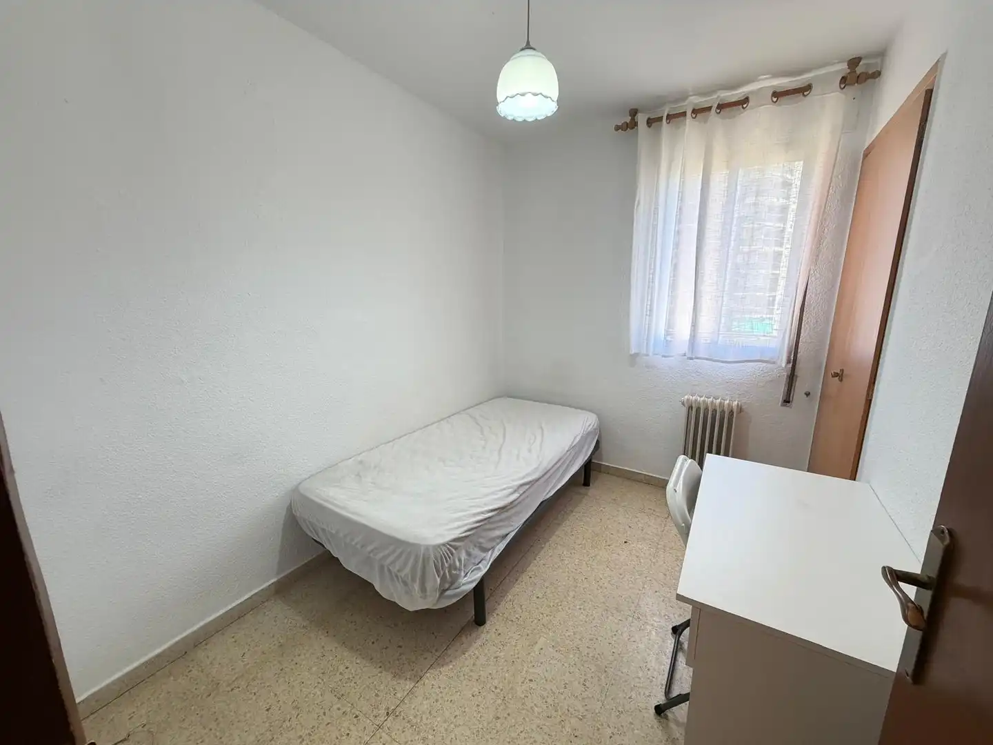 Schlafzimmer von Wohnung zur Miete in Lleida mit Klimaanlage, Heizung und Möbliert