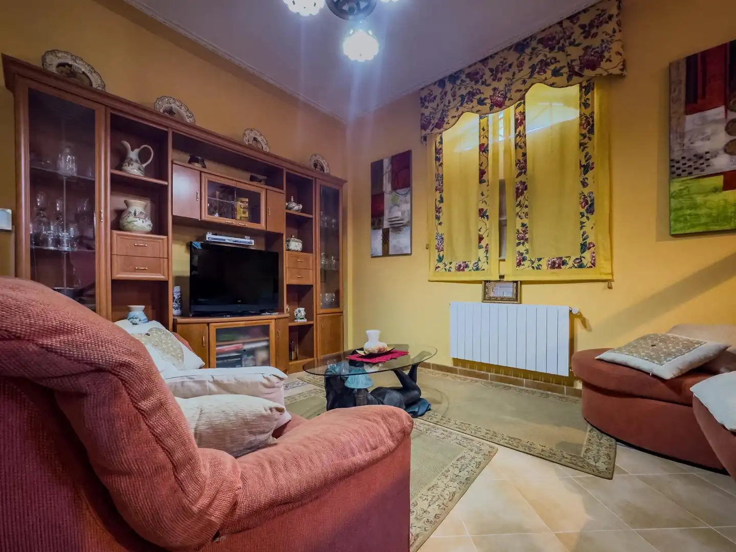 Sala d'estar de Casa o xalet en venda en Camargo amb Calefacció, Jardí privat i Piscina