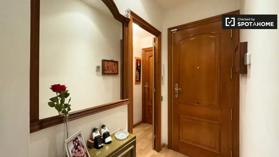 Flat for rent in Barcelona  with Air Conditioner, Heating and Furnished