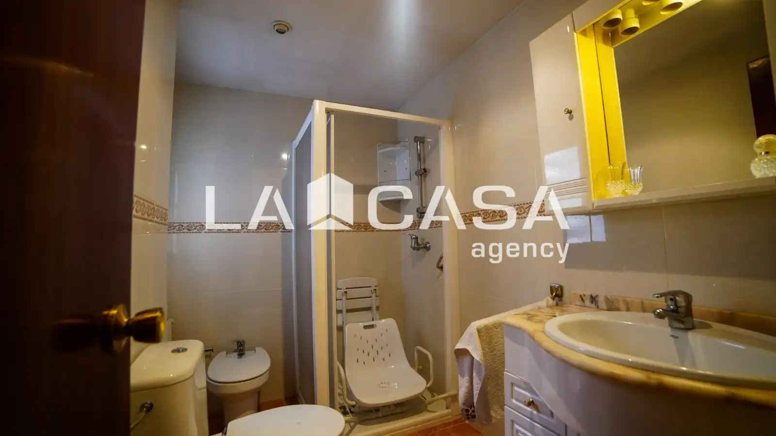 Flat for rent in Valencia  with Air Conditioner, Furnished and Oven