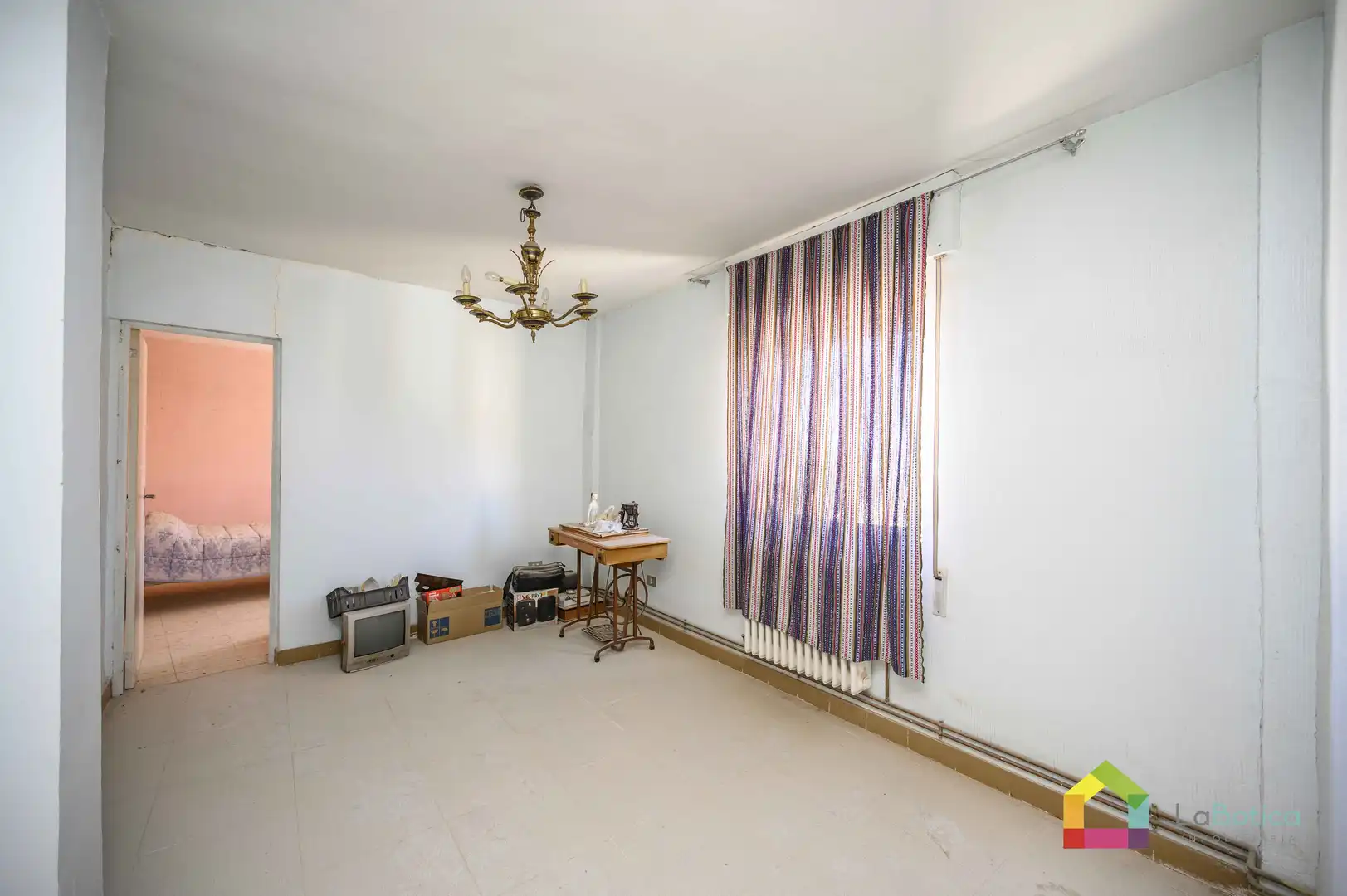 Sala d'estar de Casa adosada en venda en Villarejo de Salvanés amb Calefacció, Jardí privat i Traster