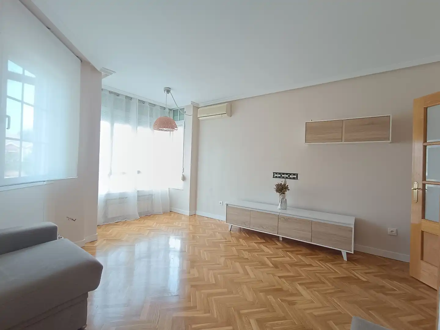 Sala d'estar de Pis de lloguer en Villanueva del Pardillo amb Aire condicionat, Calefacció i Parquet