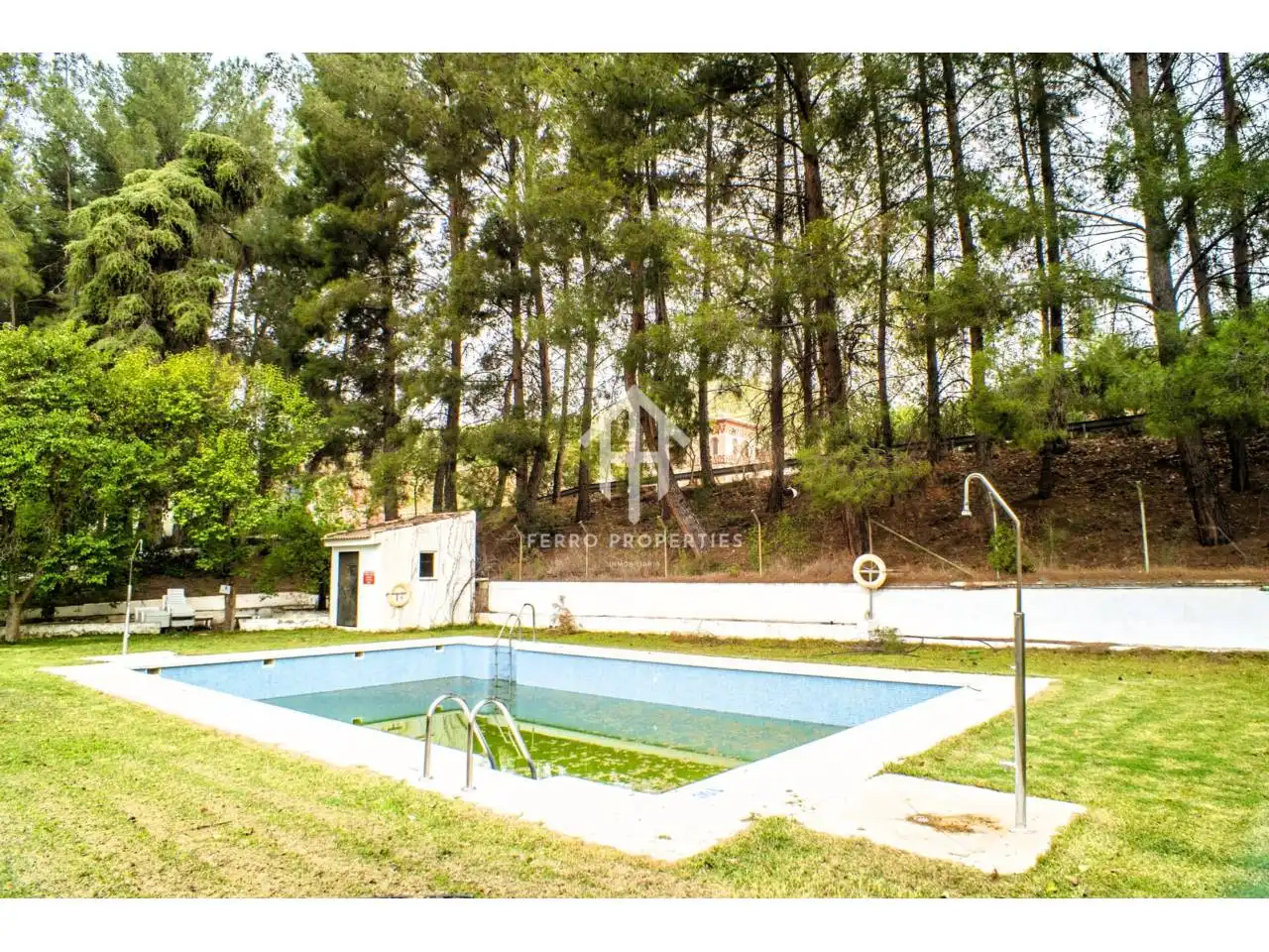 Piscina de Finca rústica en venda en Loja amb Aire condicionat, Calefacció i Jardí privat