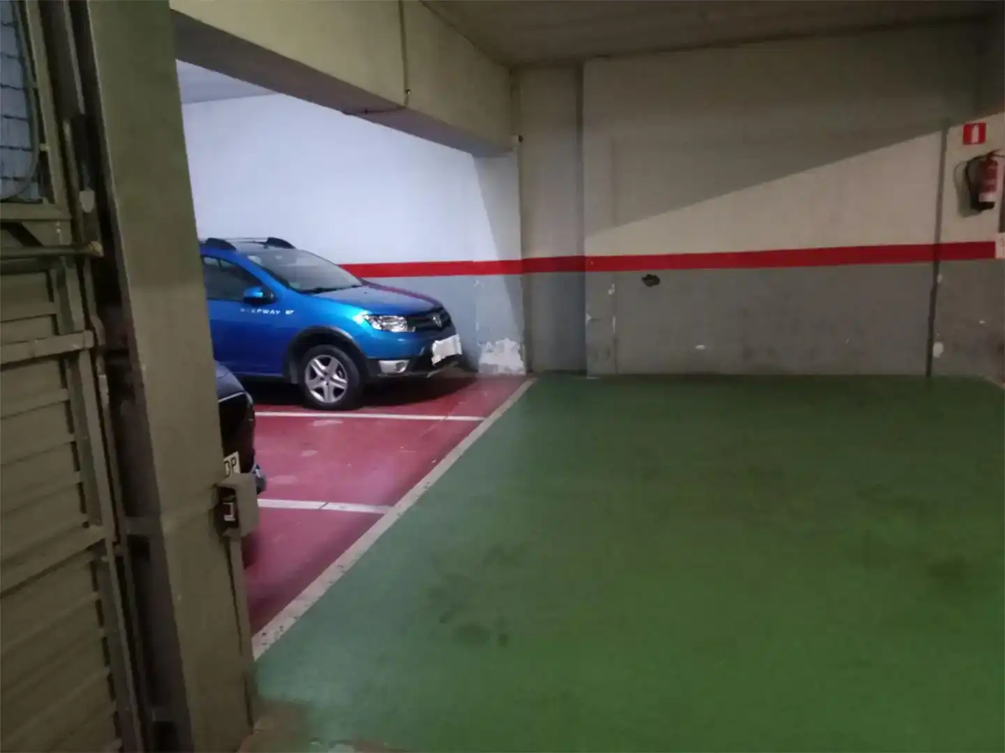 Aparcament de Garatge en venda en Barcelona amb Alarma