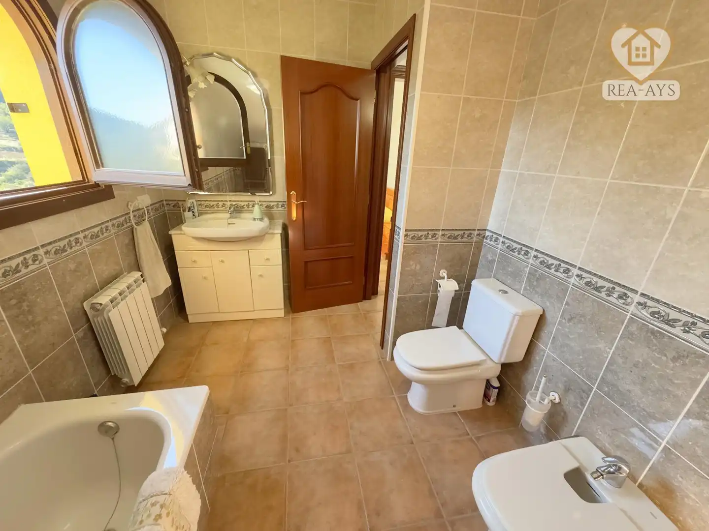 Baño de Casa o chalet en venta en Albinyana con Jardín privado, Terraza y Amueblado