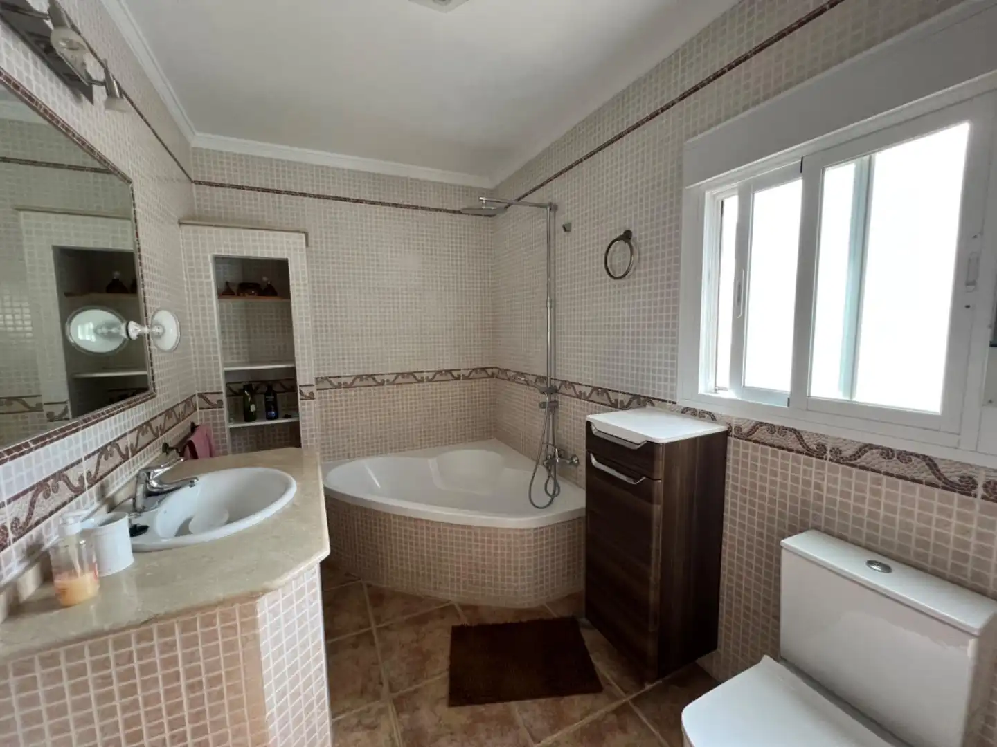 Bany de Casa o xalet de lloguer en Chiclana de la Frontera amb Aire condicionat, Jardí privat i Terrassa