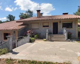 Vista exterior de Casa o xalet en venda en Ojacastro amb Calefacció, Jardí privat i Terrassa
