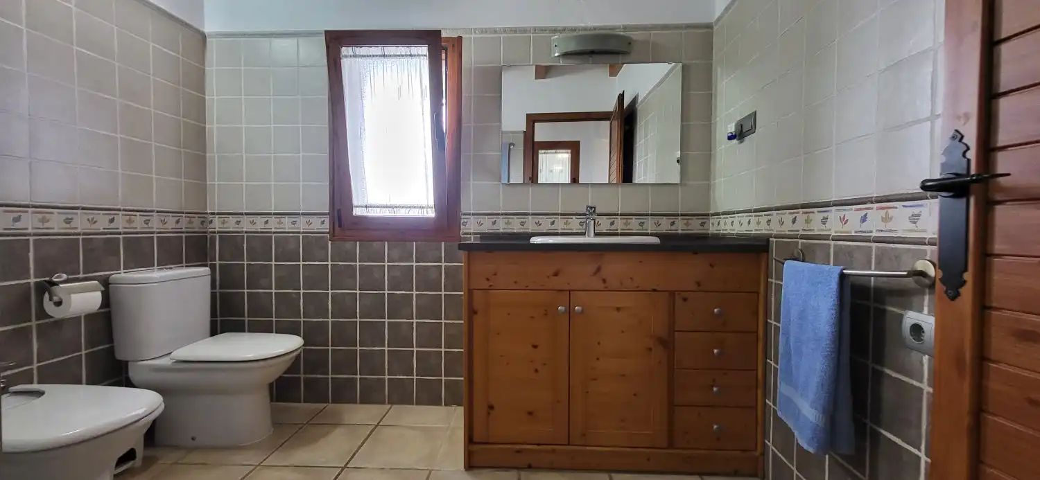 Badezimmer von Haus oder Chalet zum Verkauf in Deltebre mit Klimaanlage und Abstellraum