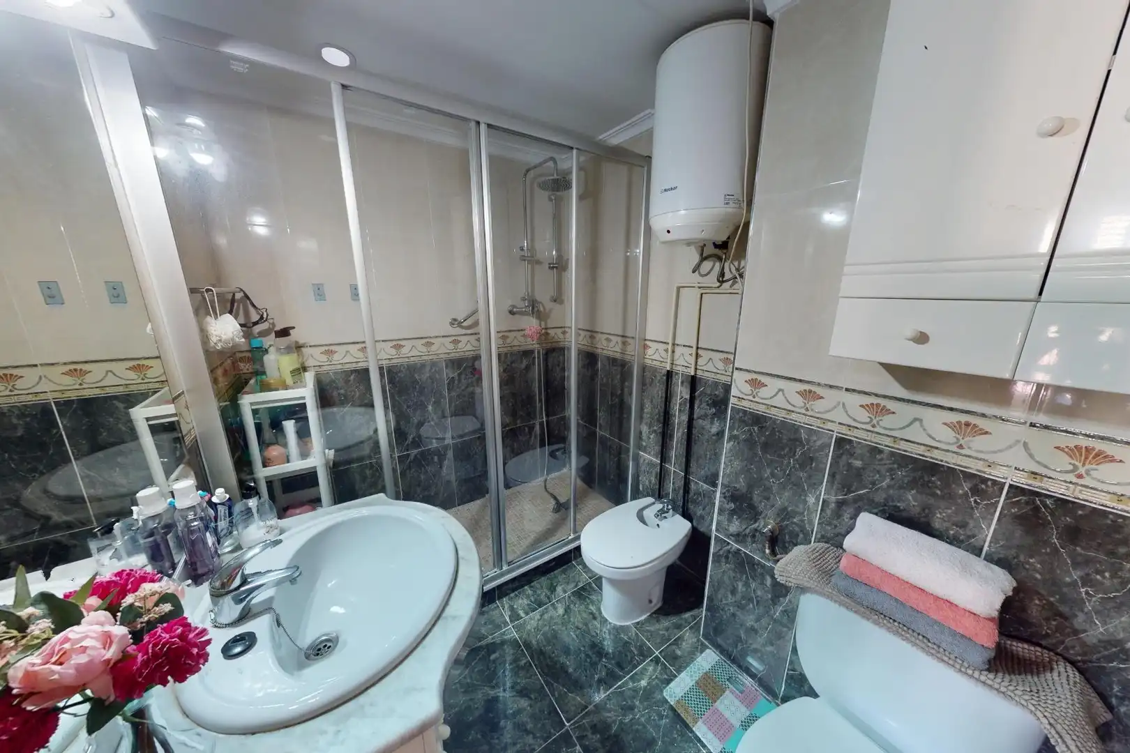 Badezimmer von Wohnung zum Verkauf in Valencia mit Klimaanlage
