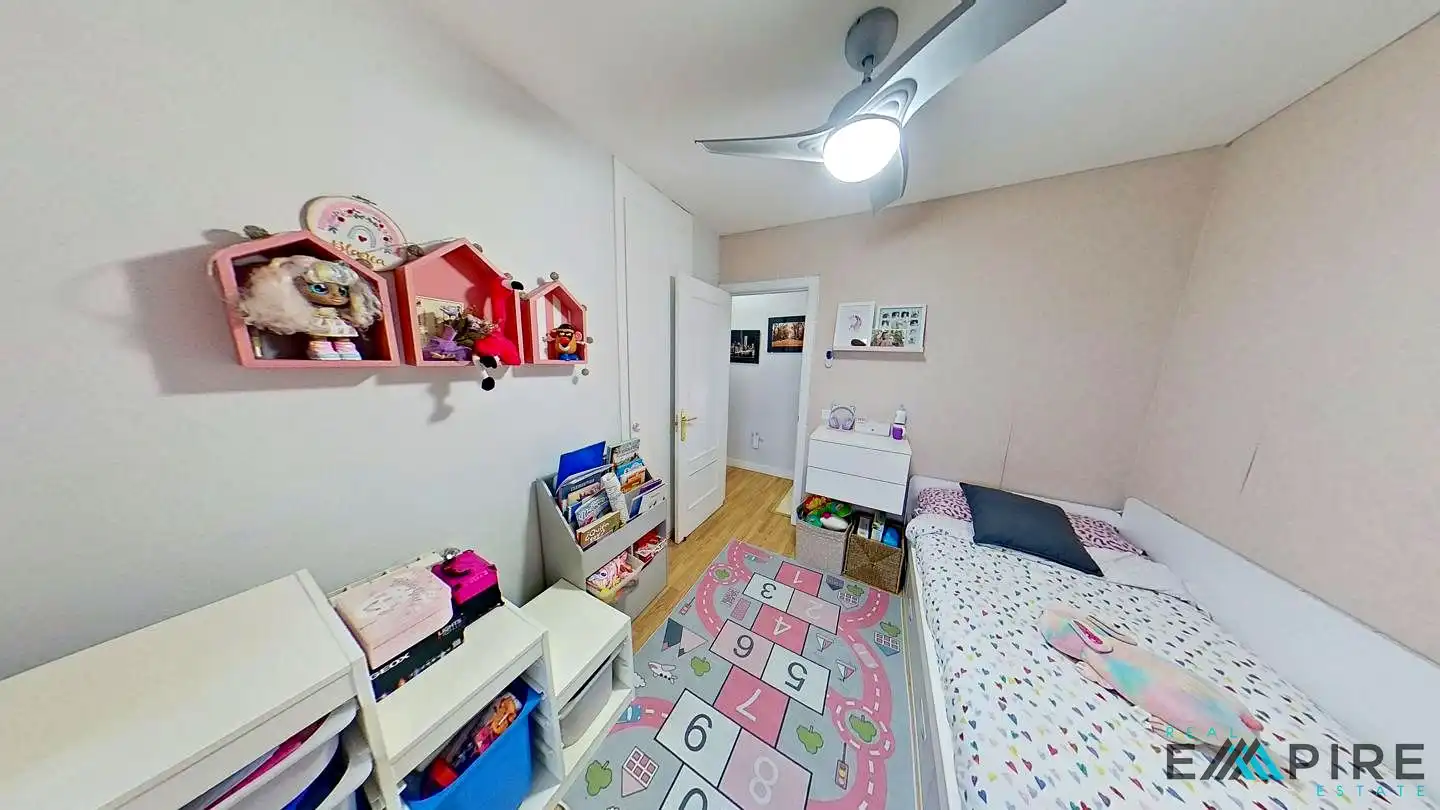 Habitación de Dúplex en venta en Parla con Aire acondicionado, Calefacción y Terraza